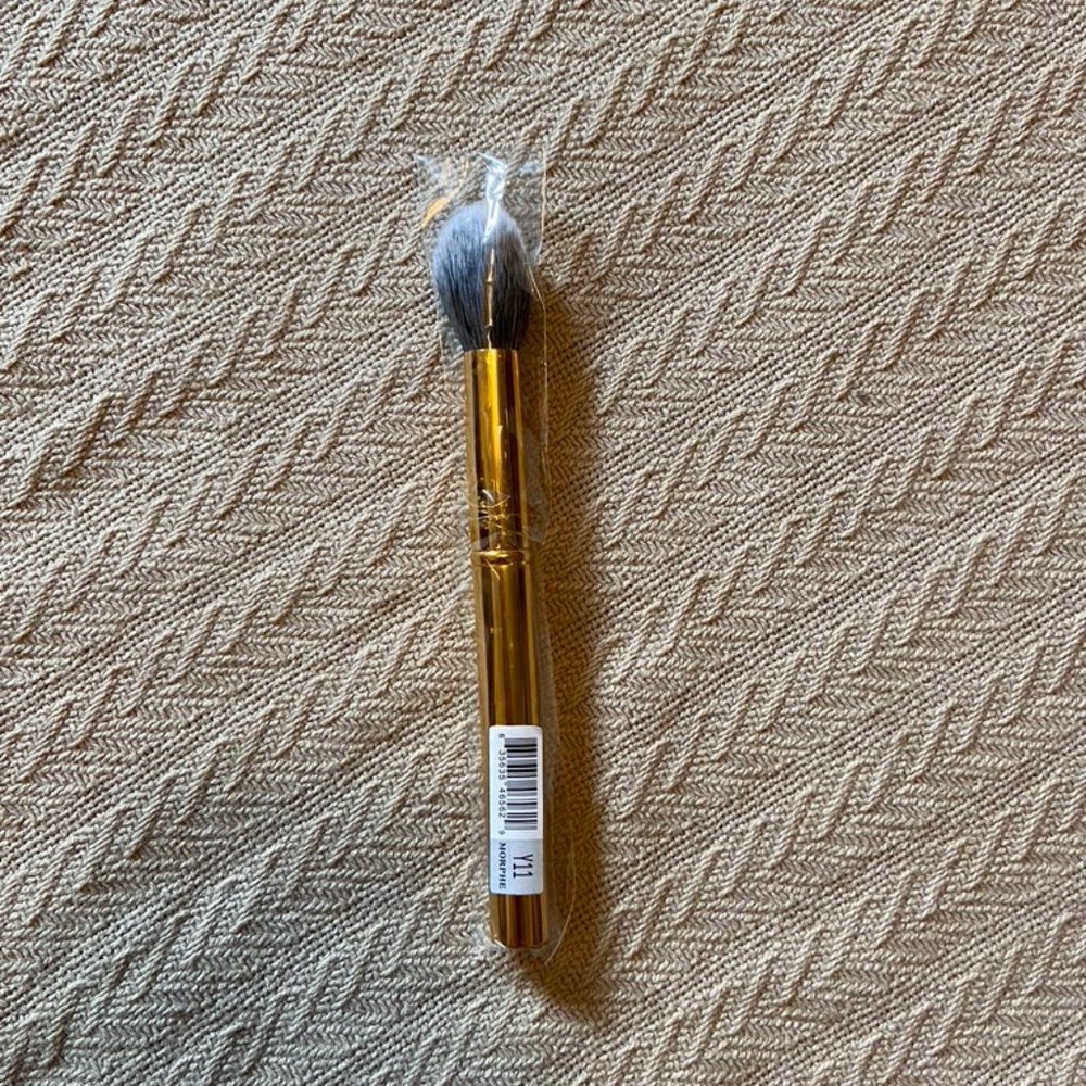Morphe Y11 Deluxe Pointed Contour Brush